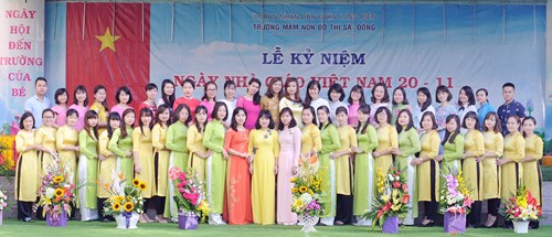Chào mừng ngày Nhà Giáo Việt Nam 20-11, biểu dương, tôn vinh, ghi nhận những thành tích  của CB – GV – NV nhà trường năm học 2016 – 2017